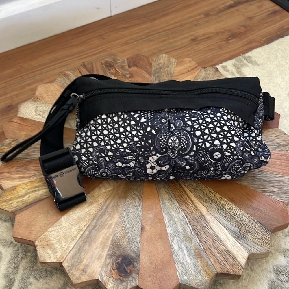 Lululemon Black and White Patterned Women's Bag